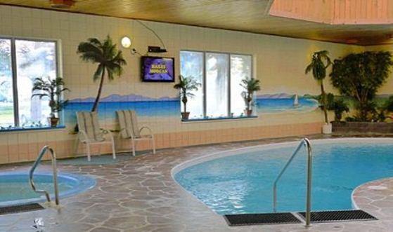 Canway Inn & Suites Dauphin エクステリア 写真
