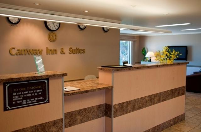 Canway Inn & Suites Dauphin エクステリア 写真