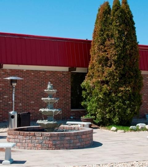Canway Inn & Suites Dauphin エクステリア 写真
